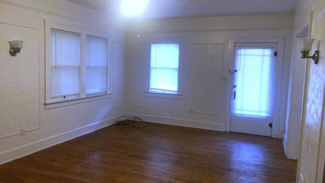 Foto del edificio - Great House Close to Campus with Parking