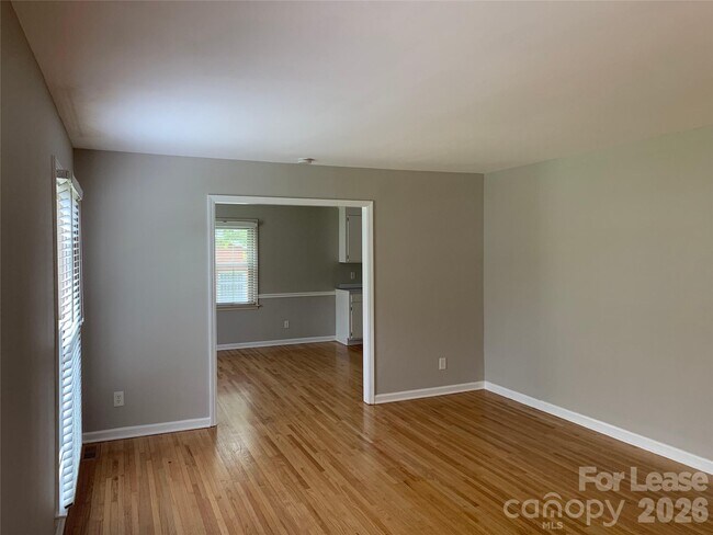 Foto del edificio - 1130 Cheddington Dr