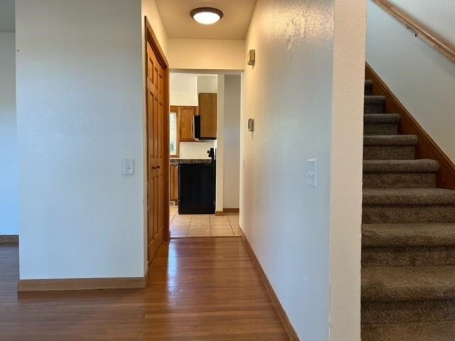 Building Photo - 6815 Elmwood Ave