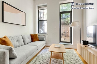 Building Photo - 515 W 47th St