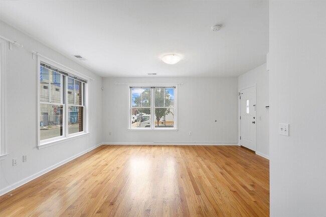Foto del edificio - 443 Whiton St