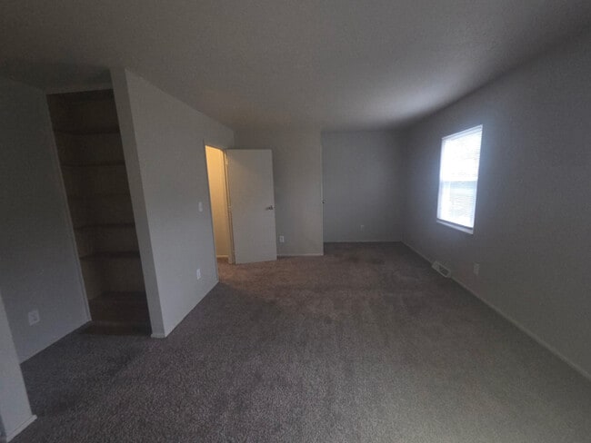 Building Photo - 417 Mathews Rd