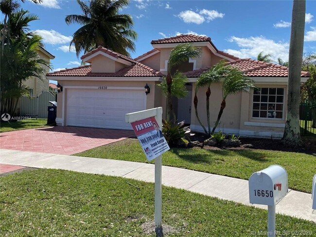 Foto del edificio - 16650 SW 101st Terrace