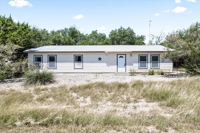 Foto del edificio - Beautiful 2 Bedroom, 2 Bath Home in Guard-...
