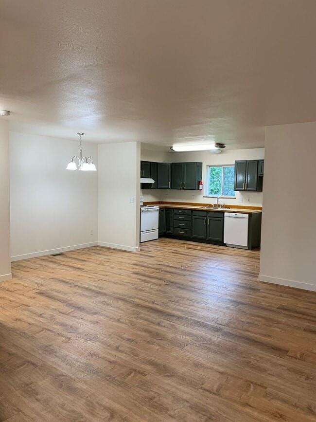Building Photo - 8160 Williwa Ave