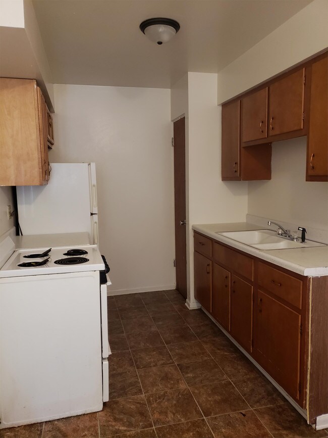 Building Photo - 406 Burbank Dr