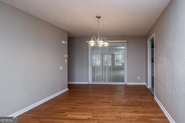 Building Photo - 6394 Waikiki Way