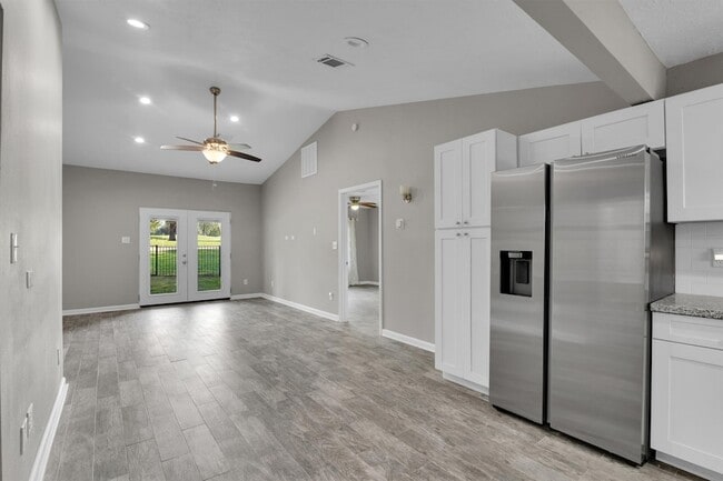 Building Photo - 3535 Balboa Cir