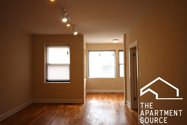 Foto del edificio - 3216 W Argyle St