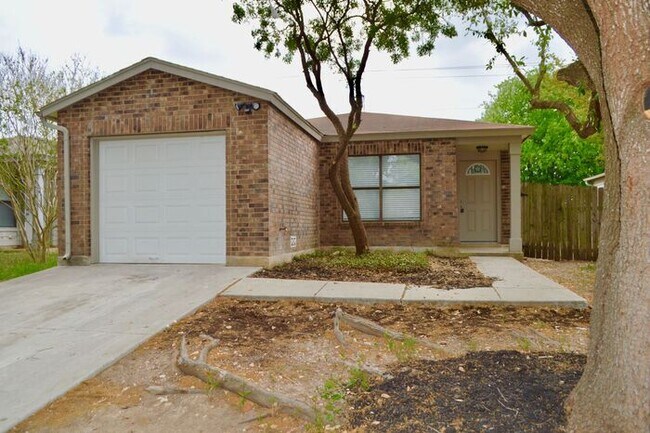 Photo - Beautiful 2 bed 2 bath with new flooring a... House