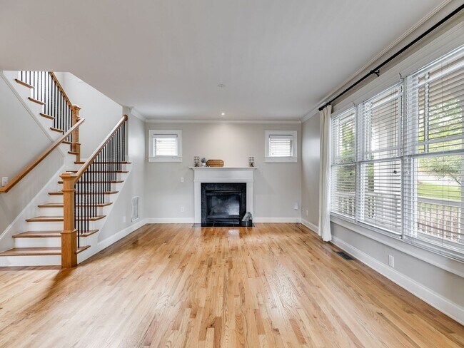 Building Photo - 3 Bedroom Single Family Home in Atlanta