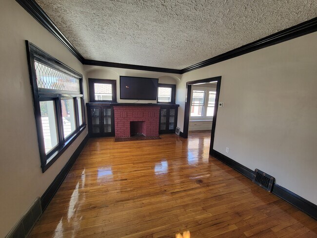 Foto del edificio - 2215 Chesterland Ave