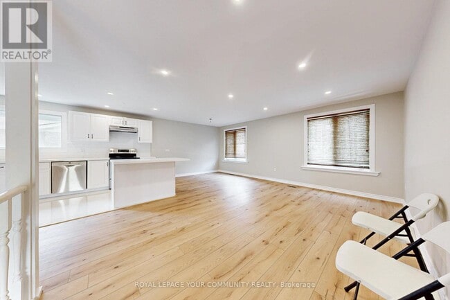Building Photo - 264 Currey Crescent