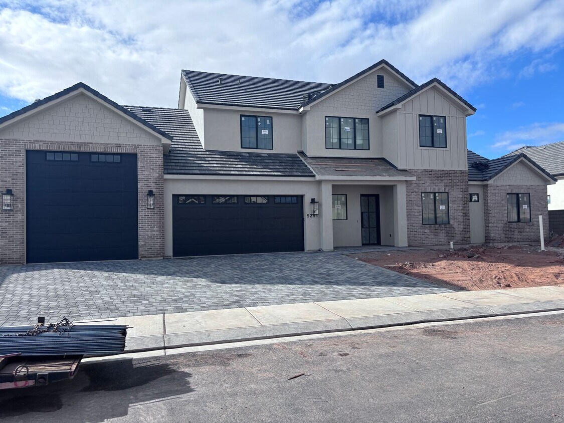 Primary Photo - Brand New 6 Bed 4 Bath Rental Near Sand Hollow!