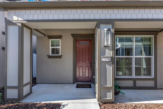 Foto del edificio - 3279 Hummingbird Ct