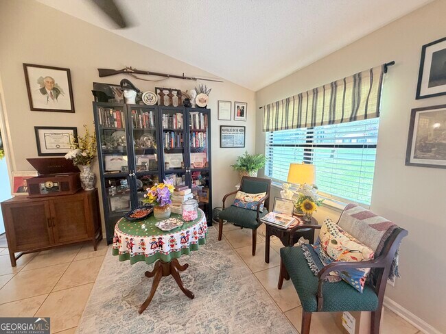 Foto del edificio - 130 N Woodvalley Dr