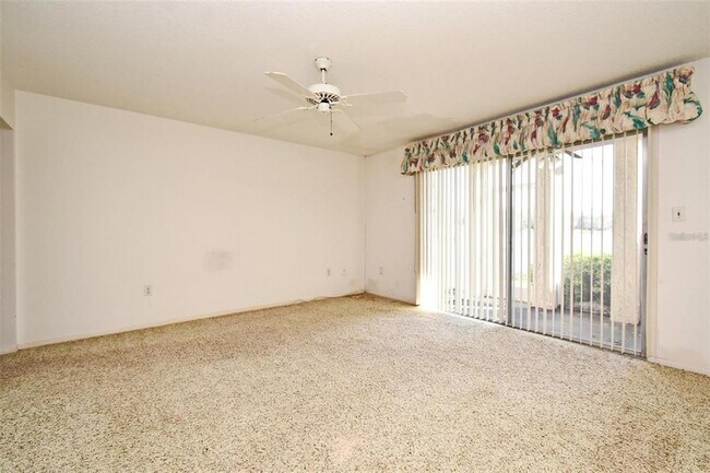 Building Photo - 536 Orange Dr