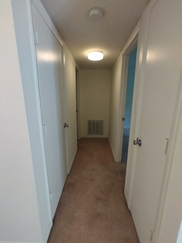 Foto del edificio - 600 Reusens Rd