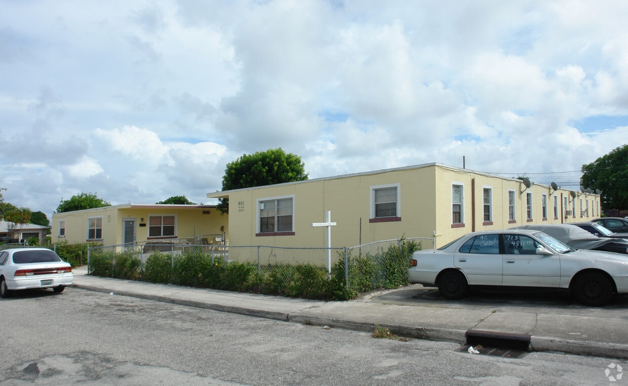 Primary Photo - 801 14th St S