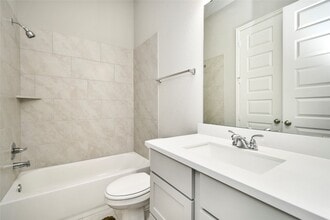 Building Photo - 5042 Albany Shores Ln