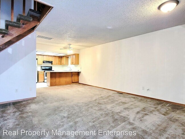 Building Photo - 2 br, 2.5 bath House - 14011 Fairhill