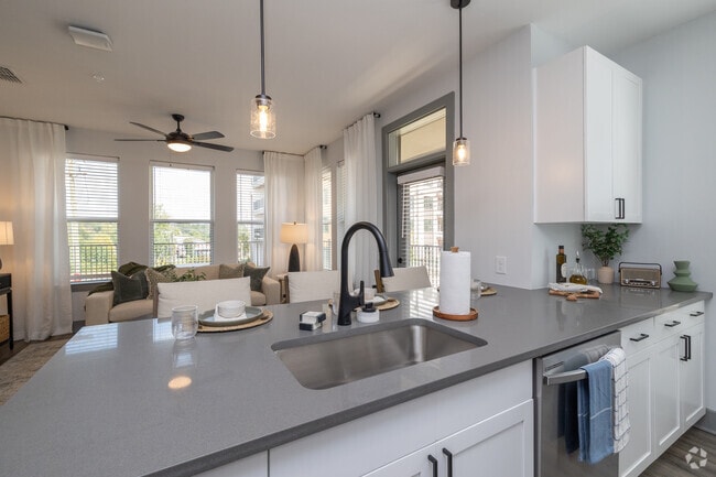 2 habitaciones, 2 baños - 1,321 pies cuadrados - Cocina - District Eastside