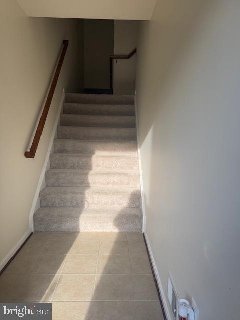 Building Photo - 165 Royal Ct