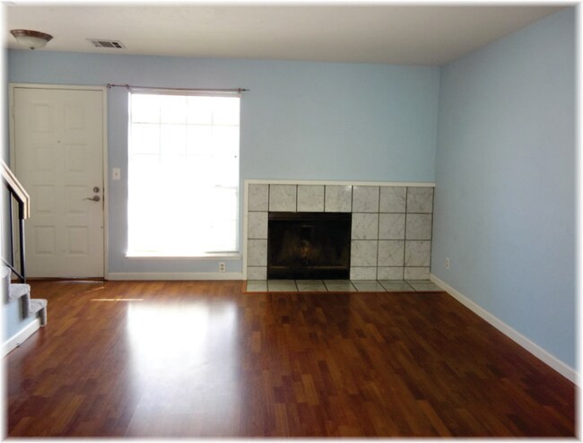Building Photo - 231 Banana Grove Ln