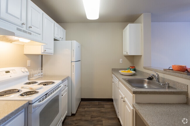 2BR,1BA-836SF - Mallard Pointe at Riverbend