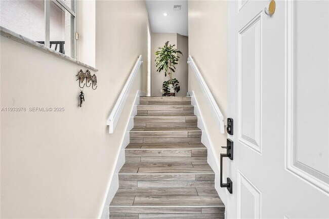 Foto del edificio - 8520 Vía Romana