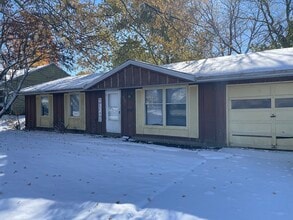 Building Photo - 924 Blue Ridge Dr