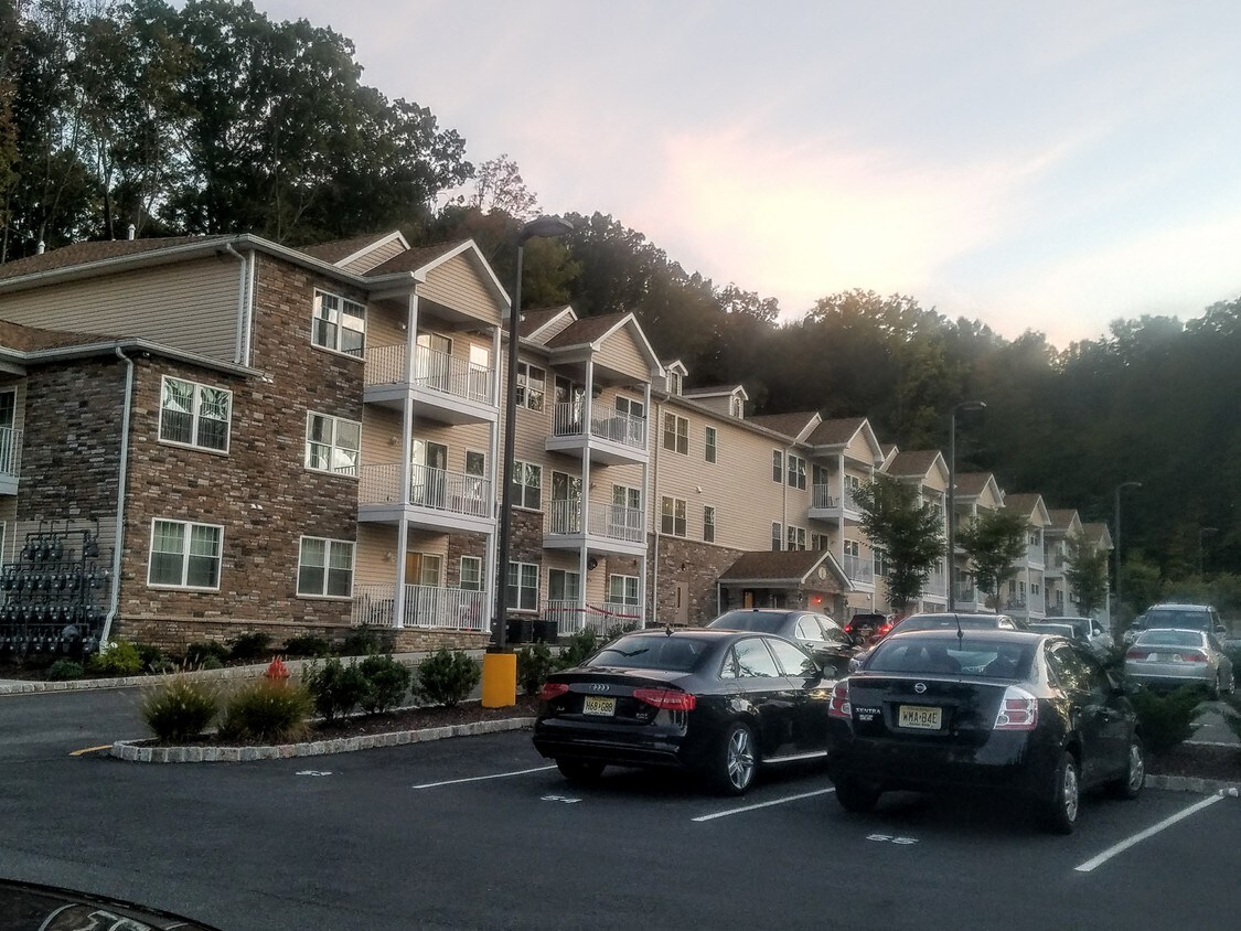 2889 NJ10, Morris Plains, NJ 07950 Apartments in Morris Plains, NJ