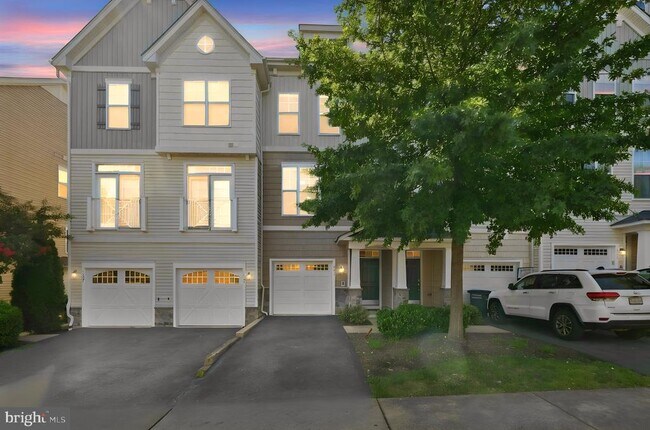 Building Photo - 1571 Renate Dr