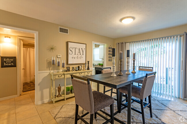 #102 Dining Room - Live Oaks at 275