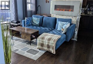 Building Photo - 2020 Jasmine Crescent