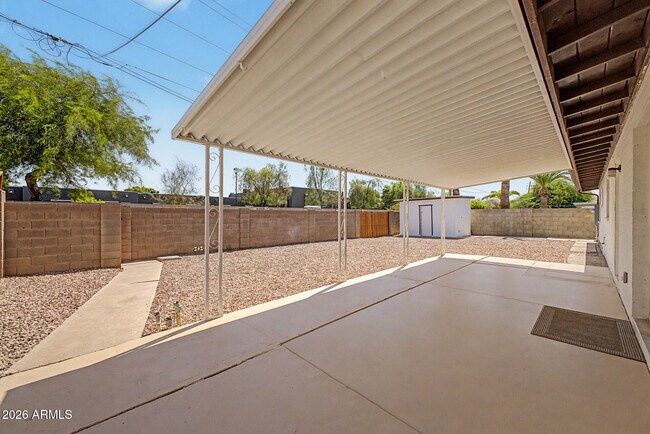 Foto del edificio - 1623 E Del Rio Dr