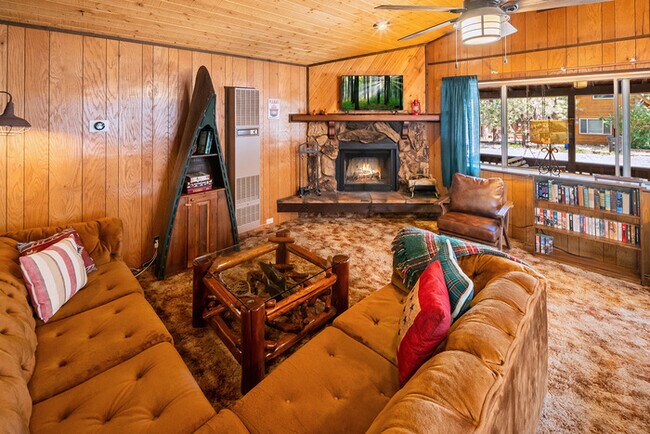 Foto del edificio - Charming 2 Bedroom Home in Erwin Lake