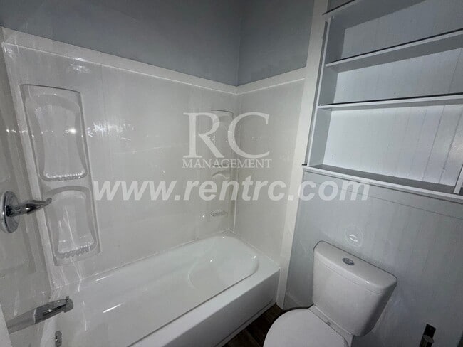 Building Photo - 403 Florida-