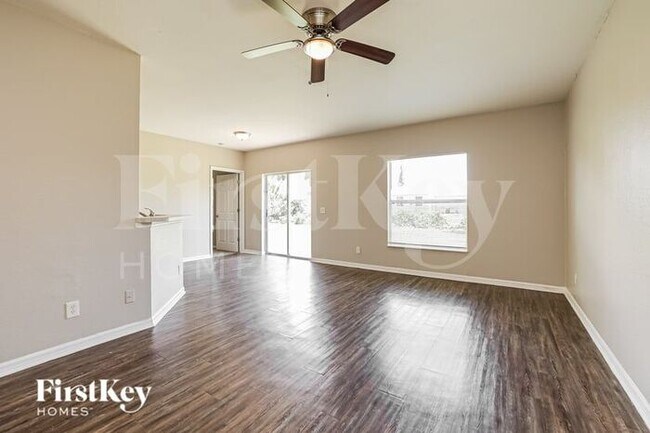Building Photo - 2701 Yamada Ln