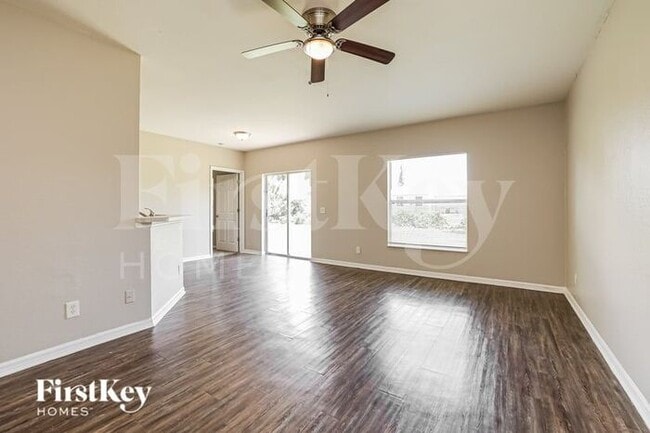 Foto del edificio - 2701 Yamada Ln