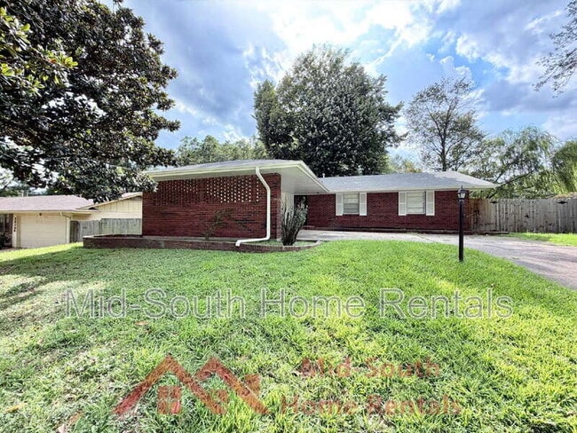 Photo - 3831 Hermitage Drive House