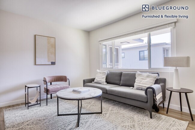 Foto del edificio - 2120 Manhattan Beach Blvd