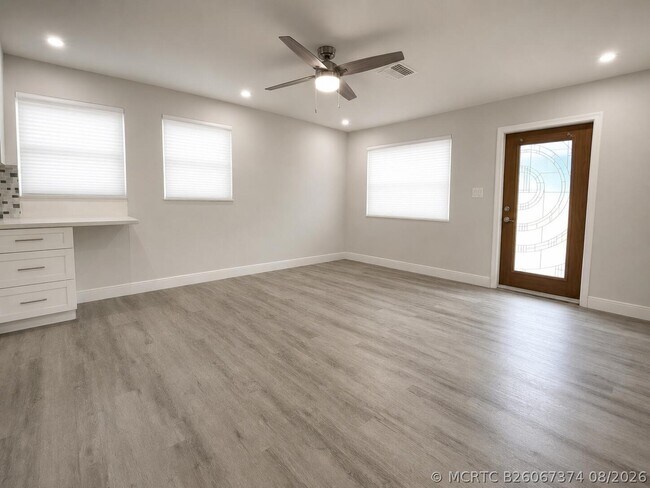 Foto del edificio - 1904 SW 11th Ct