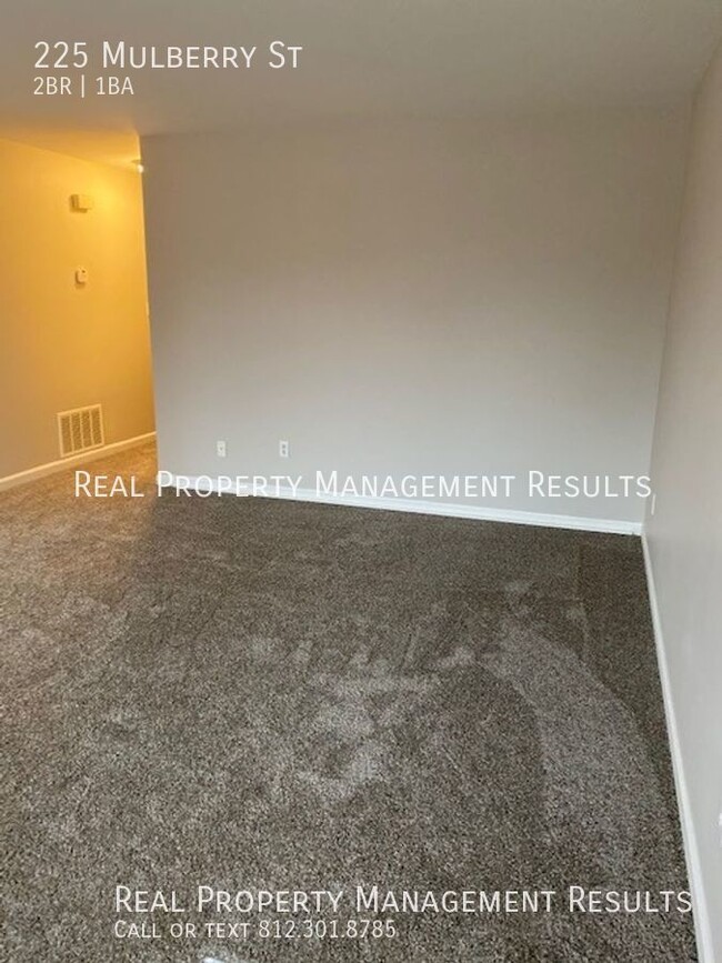 Building Photo - Mulberry Square Apartments 2 Bedrooms, 1 Bath