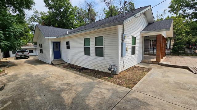 Building Photo - 606 S Tyler St