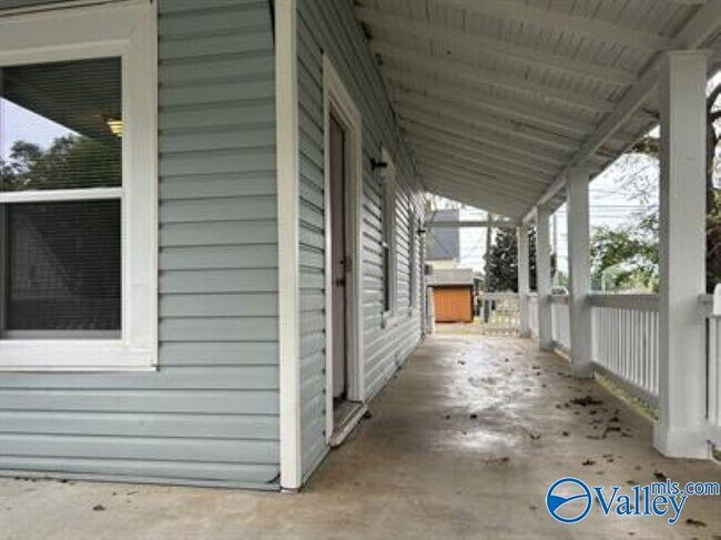 Foto del edificio - 3415 Alpine St SW