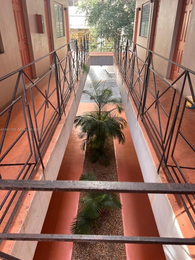 Foto del edificio - 141 SW 14th Ave