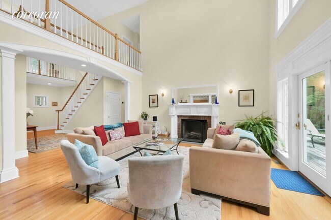 Foto del edificio - 8 Hickory Ct