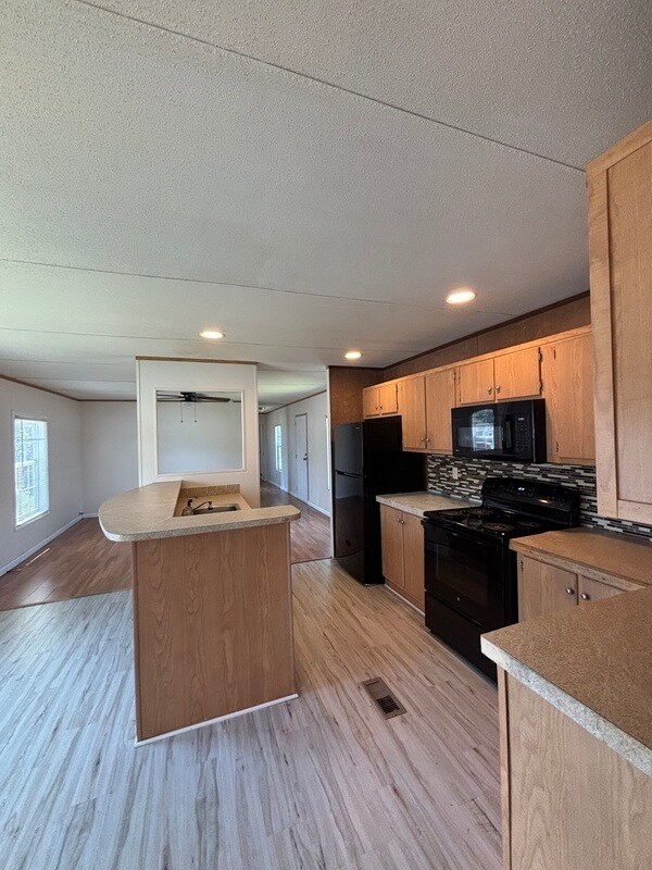 Foto del edificio - 10111 Piney Creek Ct
