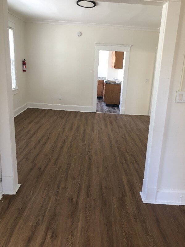 Foto del edificio - 448 Taylor Ave